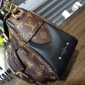 LOUIS VUITTON Manhattan Bag - Image 4