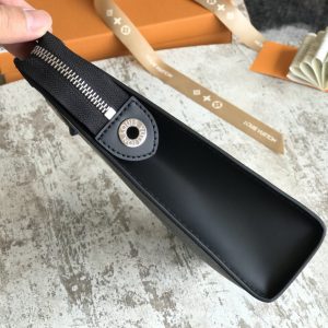 Louis Vuitton Pochette Voyage Clutch - Image 5