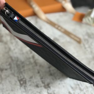 Louis Vuitton Pochette Voyage Clutch - Image 4