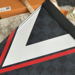 Louis Vuitton Pochette Voyage Clutch - Image 3