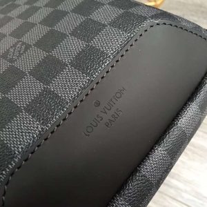 Louis Vuitton Avenue - Image 6