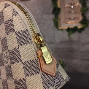 Louis Vuitton pouch - Image 6