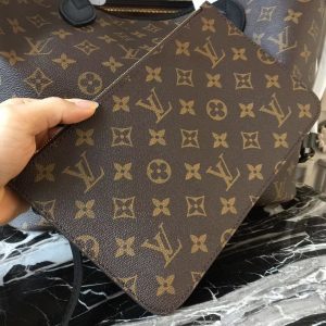 Louis Vuitton Neverfull Bag - Image 6