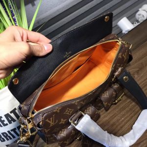 LOUIS VUITTON Manhattan Bag - Image 8