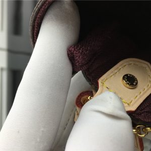 Louis Vuitton Favorite MM - Image 7