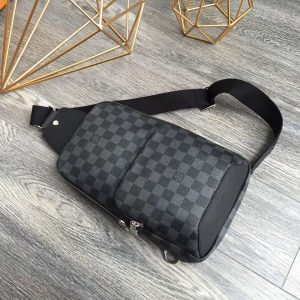 Louis Vuitton Avenue - Image 3