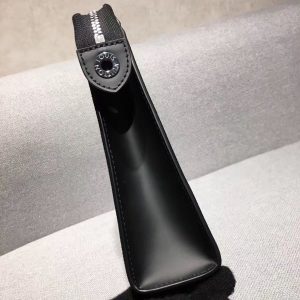 Louis Vuitton POCHETTE VOYAGE MM - Image 6