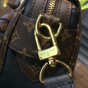 LOUIS VUITTON Manhattan Bag - Image 7