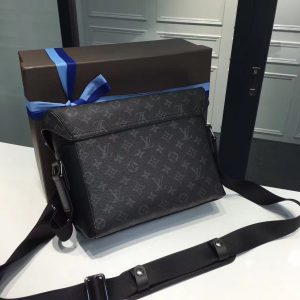 Louis Vuitton Messenger Voyager - Image 3