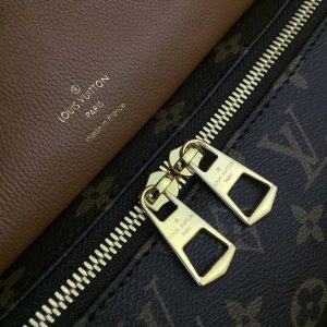 LOUIS VUITTON Manhattan Bag - Image 8