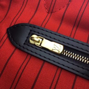 Louis Vuitton Neverfull MM - Image 3