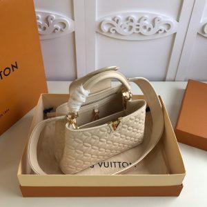 LOUIS VUITTON CAPUCINES - Image 8