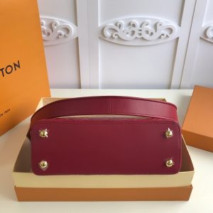 LOUIS VUITTON CAPUCINES - Image 4