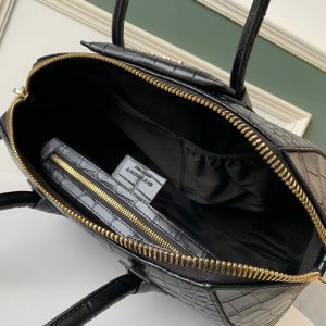Givenchy Antigona Bag Medium - Image 4