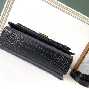 Givenchy GV3 - Image 7