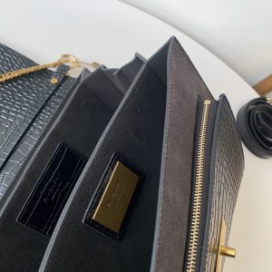 Givenchy GV3 - Image 4