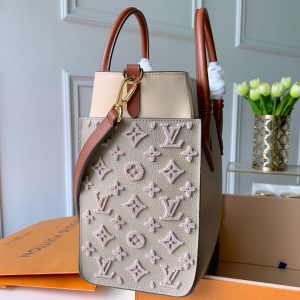 Louis Vuitton CYMKA ON MY SIDE - Image 9