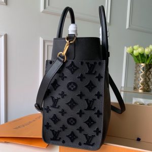 Louis Vuitton CYMKA ON MY SIDE - Image 9
