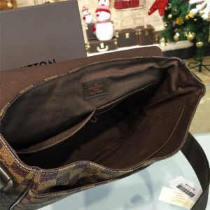 LOUIS VUITTON DISTRICT MM - Image 11