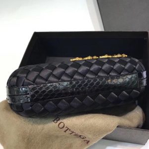 Bottega Veneta Clutch Bag - Image 3