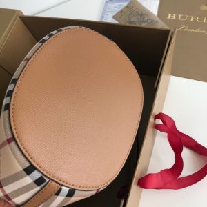 Burberry Bucket bag - Image 4