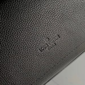 LOUIS VUITTON LOCKME - Image 4