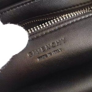 Givenchy Horizon Bag - Image 8
