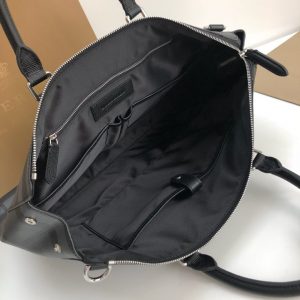 Burberry Briefcase - Image 5