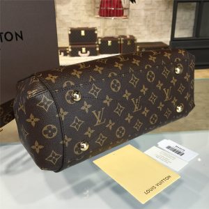 LOUIS VUITTON MONTAIGNE - Image 4