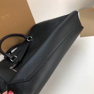 Burberry Briefcase - Image 5