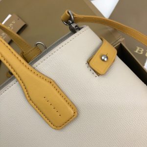 Burberry Banner - Image 7