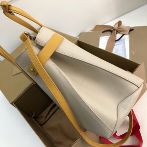 Burberry Banner - Image 5