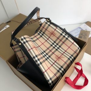 Burberry Shopping bag - Image 7