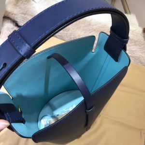 Burberry Bucket bag - Image 4