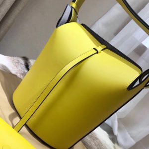 Burberry Bucket bag - Image 9