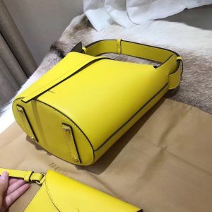 Burberry Bucket bag - Image 4