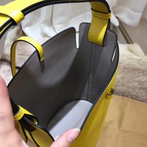 Burberry Bucket bag - Image 3