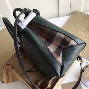 Burberry Banner - Image 7