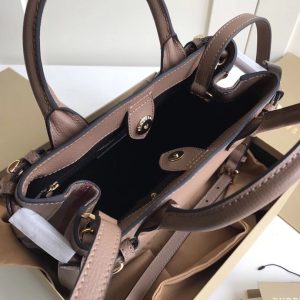 Burberry Banner - Image 6