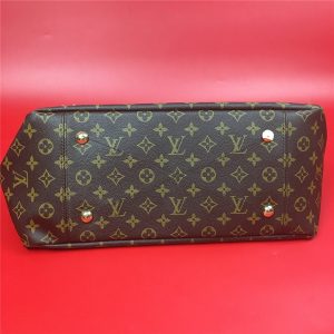 LOUIS VUITTON ARTSY BAG - Image 5