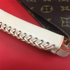 LOUIS VUITTON ARTSY BAG - Image 11