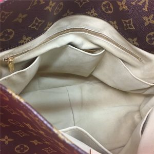 LOUIS VUITTON ARTSY BAG - Image 18