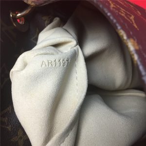 LOUIS VUITTON ARTSY BAG - Image 21