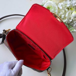 LOUIS VUITTON CROISETTE - Image 4