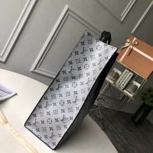 LOUIS VUITTON SPLIT Shopping bag - Image 9