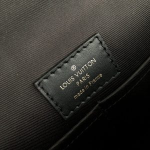 LOUIS VUITTON BOND STREET BB - Image 4