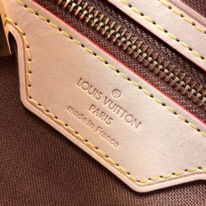 LOUIS VUITTON Handbag - Image 5