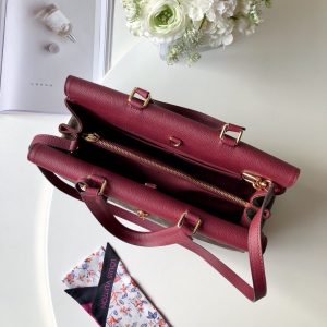 LOUIS VUITTON Handbag - Image 3