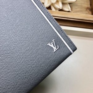 Louis Vuitton TOILETRY POUCH 26 - Image 5
