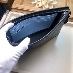 Louis Vuitton TOILETRY POUCH 26 - Image 7